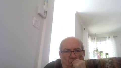 Snapshot of bernard1102 chatting on July 5, 2026, 2:02 pm bernard1102 online show from July 5, 2026, 2:02 pm