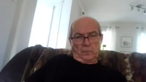 Snapshot of bernard1102 chatting on July 8, 2026, 11:15 am bernard1102 online show from July 8, 2026, 11:15 am