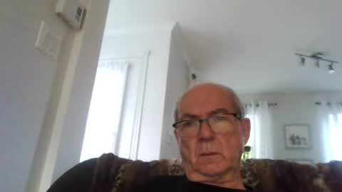 Snapshot of bernard1102 chatting on July 10, 2026, 10:40 am bernard1102 online show from July 10, 2026, 10:40 am