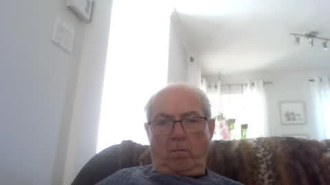 Snapshot of bernard1102 chatting on July 11, 2026, 1:47 pm bernard1102 online show from July 11, 2026, 1:47 pm