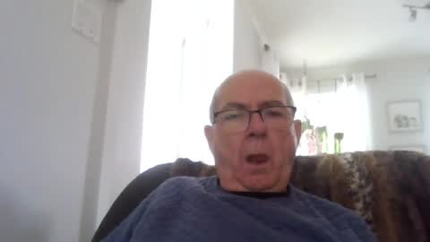 Snapshot of bernard1102 chatting on July 16, 2026, 12:55 pm bernard1102 online show from July 16, 2026, 12:55 pm