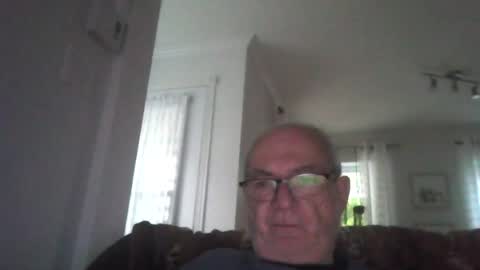 Snapshot of bernard1102 chatting on July 22, 2026, 11:13 am bernard1102 online show from July 22, 2026, 11:13 am