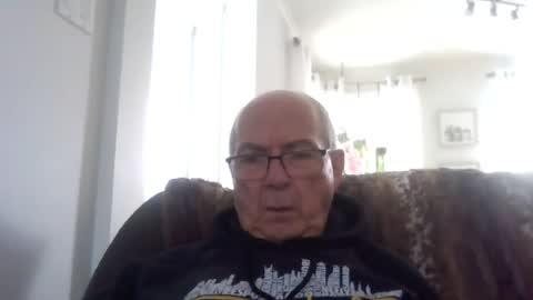 Snapshot of bernard1102 chatting on July 24, 2026, 7:23 pm bernard1102 online show from July 24, 2026, 7:23 pm