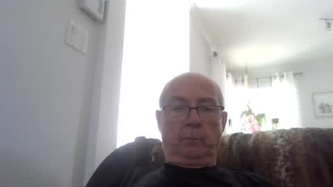 Snapshot of bernard1102 chatting on July 27, 2026, 3:19 pm bernard1102 online show from July 27, 2026, 3:19 pm