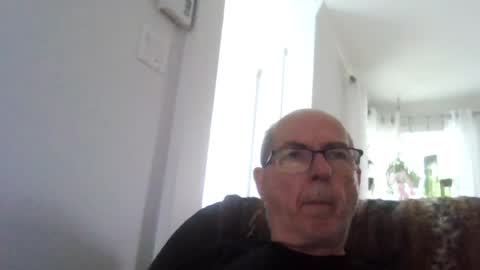 Snapshot of bernard1102 chatting on July 29, 2026, 5:00 pm bernard1102 online show from July 29, 2026, 5:00 pm