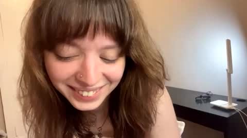 Snapshot of bernitaazen chatting on July 21, 2026, 5:15 pm Lucy online show from July 21, 2026, 5:15 pm
