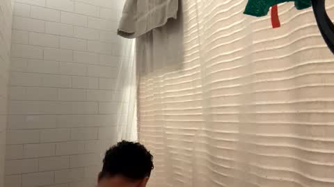 Snapshot of berriess_ chatting on February 15, 2026, 12:58 pm berriess_ online show from February 15, 2026, 12:58 pm