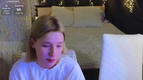 Snapshot of berry_assortment chatting on March 26, 2026, 5:07 pm Your sweet Tara and Eva online show from March 26, 2026, 5:07 pm