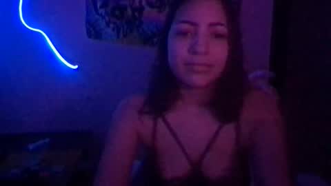 berry_bee98 online show from January 6, 2026, 6:17 am
