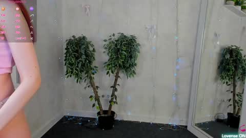 Berta  online show from May 15, 2026, 11:34 pm