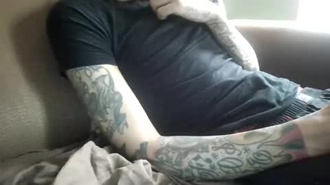 Snapshot of bertdollaz757 chatting on April 29, 2026, 2:43 pm ToxicPipe757 online show from April 29, 2026, 2:43 pm