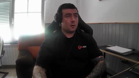Snapshot of berto3389 chatting on June 1, 2026, 1:24 pm berto3389 online show from June 1, 2026, 1:24 pm