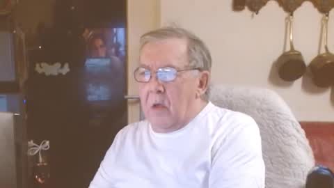 Snapshot of best127 chatting on February 9, 2025, 6:16 pm jean online show from February 9, 2025, 6:16 pm