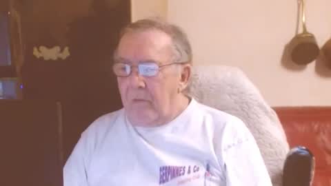 Snapshot of best127 chatting on February 23, 2025, 11:04 pm jean online show from February 23, 2025, 11:04 pm