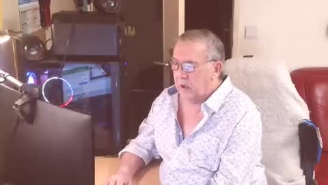 Snapshot of best127 chatting on March 6, 2025, 1:35 pm jean online show from March 6, 2025, 1:35 pm