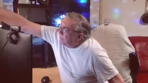 Snapshot of best127 chatting on March 7, 2025, 10:21 pm jean online show from March 7, 2025, 10:21 pm