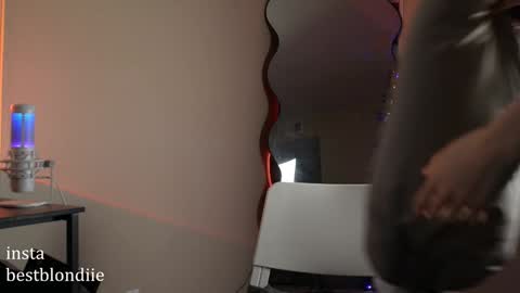 Chloe Next stream on Friday online show from January 10, 2025, 2:25 am