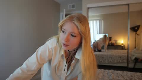 Chloe Next stream on Friday online show from November 29, 2025, 8:34 pm