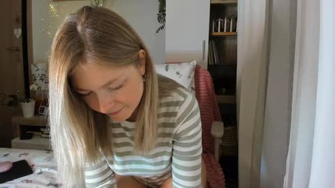 Vicky   online show from January 24, 2025, 7:07 pm