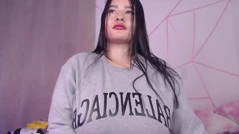 Snapshot of bethany__bigtits4 chatting on June 4, 2026, 10:43 am Bethany bigtits4s room online show from June 4, 2026, 10:43 am