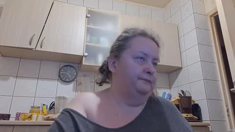 Snapshot of bethnorth chatting on December 19, 2025, 2:40 am bethnorth online show from December 19, 2025, 2:40 am