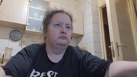 Snapshot of bethnorth chatting on May 4, 2026, 11:45 pm bethnorth online show from May 4, 2026, 11:45 pm