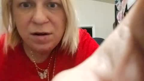 Snapshot of betsygore78 chatting on February 6, 2025, 10:59 am betsygore78 online show from February 6, 2025, 10:59 am