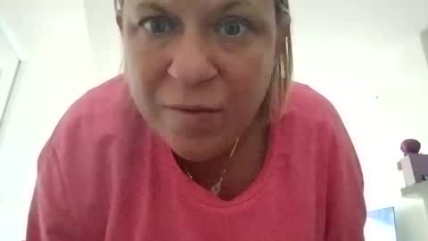 Snapshot of betsygore78 chatting on September 16, 2025, 5:14 pm betsygore78 online show from September 16, 2025, 5:14 pm
