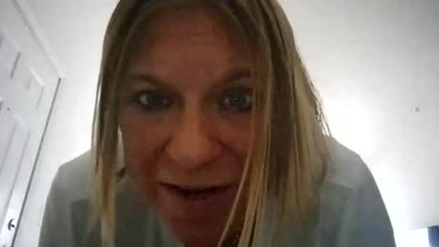 Snapshot of betsygore78 chatting on September 23, 2025, 1:14 pm betsygore78 online show from September 23, 2025, 1:14 pm