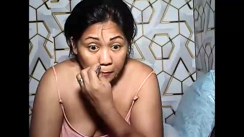 Snapshot of betty_83 chatting on April 19, 2026, 12:00 am betty_83 online show from April 19, 2026, 12:00 am