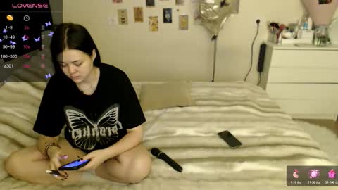 Snapshot of bettyandrich chatting on November 28, 2025, 9:45 am Betty and Rich online show from November 28, 2025, 9:45 am