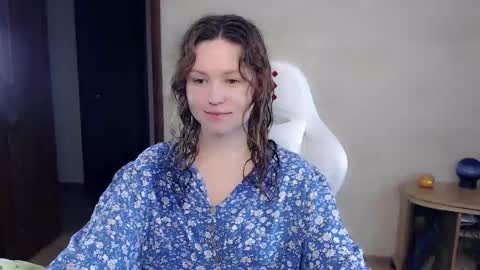 Snapshot of bettystar_ chatting on September 13, 2025, 7:24 pm Betty online show from September 13, 2025, 7:24 pm