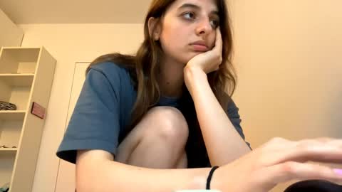 Snapshot of beulahweikert chatting on May 18, 2026, 6:03 pm Lina online show from May 18, 2026, 6:03 pm