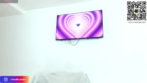 Nicolle Aviles online show from November 15, 2025, 9:17 am