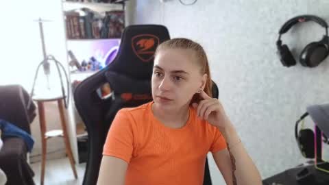 Snapshot of beverly_yay chatting on May 3, 2026, 7:25 am beverly_yay online show from May 3, 2026, 7:25 am