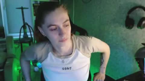 Snapshot of beverly_yay chatting on May 25, 2026, 6:47 pm beverly_yay online show from May 25, 2026, 6:47 pm