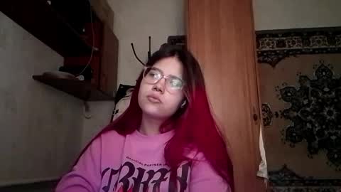 Mia online show from April 22, 2026, 10:50 am