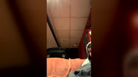 Snapshot of bezerk_bray chatting on May 25, 2026, 1:06 pm bezerk_bray online show from May 25, 2026, 1:06 pm
