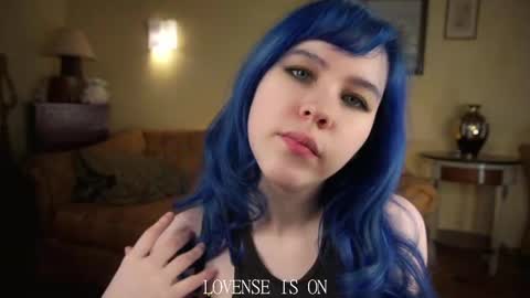 Eliz online show from April 19, 2026, 2:55 am