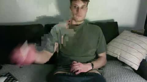 Snapshot of bgnzzz chatting on November 23, 2025, 5:35 pm bgnzzz online show from November 23, 2025, 5:35 pm