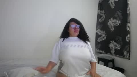 Bianca Tuesday to Sunday from 2am to 6am UTC-5 online show from April 8, 2026, 9:20 am