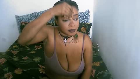 Snapshot of bianca_ebony chatting on November 24, 2025, 4:01 am bianca ebony online show from November 24, 2025, 4:01 am