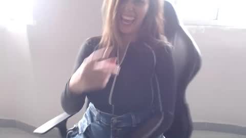 Snapshot of bianca_vega_ chatting on December 19, 2025, 5:53 pm bianca_vega_ online show from December 19, 2025, 5:53 pm