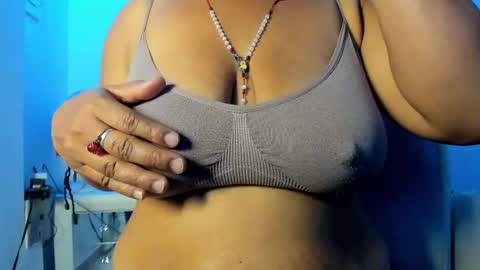 Snapshot of bibiana_js_ chatting on February 17, 2026, 4:24 pm bibiana_js_ online show from February 17, 2026, 4:24 pm