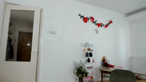 innasugarwild online show from January 15, 2025, 9:35 am