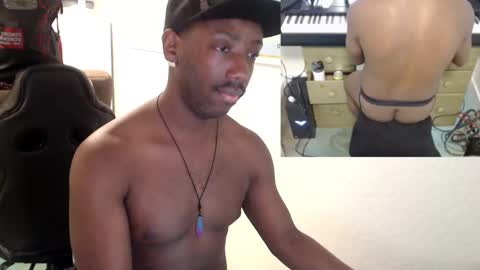 Snapshot of bicepsandfrot chatting on March 3, 2025, 11:55 am BicepsandFrot online show from March 3, 2025, 11:55 am