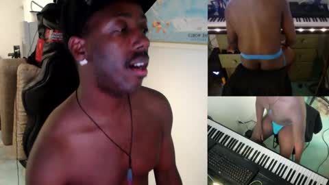 Snapshot of bicepsandfrot chatting on March 9, 2025, 11:14 am BicepsandFrot online show from March 9, 2025, 11:14 am