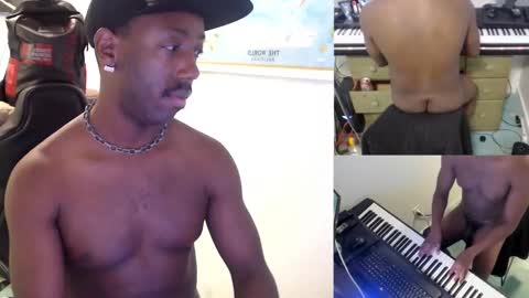 Snapshot of bicepsandfrot chatting on March 10, 2025, 12:37 pm BicepsandFrot online show from March 10, 2025, 12:37 pm