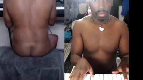 Snapshot of bicepsandfrot chatting on September 22, 2025, 6:26 am BicepsandFrot online show from September 22, 2025, 6:26 am