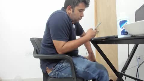 Tommy online show from November 30, 2025, 7:23 am